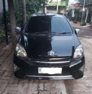 Jual bekas Toyota Agya Trd Sportivo 2013 Automatic Hitam Terawat,lokasi di Jakarta Timur