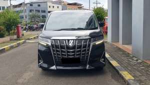 Jual bekas Toyota Alphard 2.5 G AT 2018 hitam km 40 ribu,lokasi di Jakarta DKI