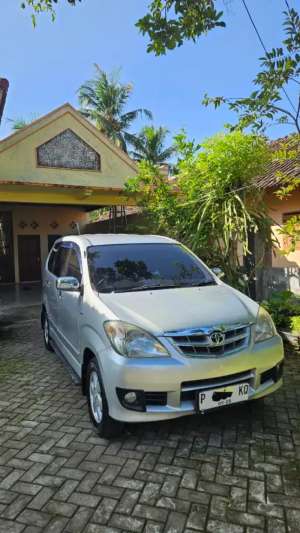 Jual bekas Toyota Avanza 2009 Manual Tipe G Silver,lokasi di Jember Kab.