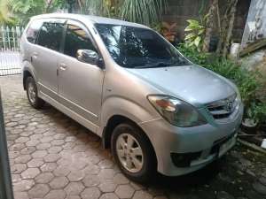 Jual bekas Toyota avanza g 2011 matic,lokasi di Padang Kota