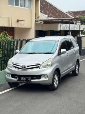 Jual bekas Toyota Avanza G 2013 Airbag Manual,lokasi di Malang Kota