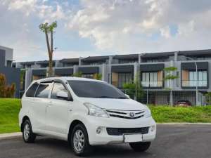 Jual bekas TOYOTA AVANZA PUTIH NIK 2013 LOW KM KONDISI SIAP PAKAI,lokasi di Surabaya Kota