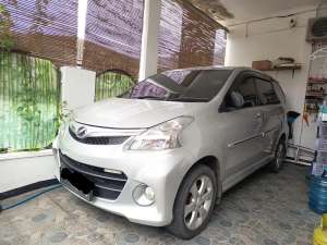 Jual bekas Toyota Avanza Veloz 1500cc AT Tahun 2012,lokasi di Jakarta Timur