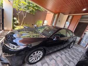 Jual bekas Toyota Camry 2020 Bensin,lokasi di Tangerang Selatan Kota