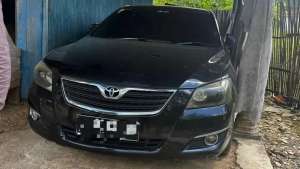 Jual bekas Toyota camry 2,4 V AT,lokasi di Sampang Kab.