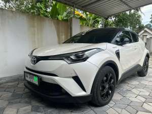 Jual bekas Toyota CHR Hybrid,lokasi di Blitar Kab.