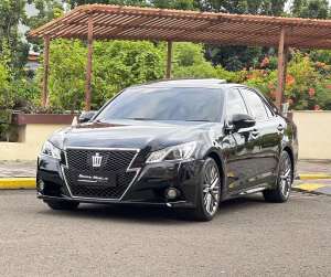 Jual bekas Toyota Crown Athlete G CBU 3.5 V6 2013Odo 33rbh Kilometer,lokasi di Jakarta Selatan