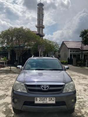 Jual bekas Toyota Fortuner 2006 Bensin,lokasi di  