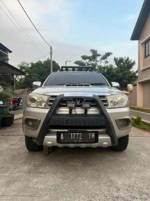 Jual bekas Toyota Fortuner 2009 Bensin,lokasi di Bekasi Kota