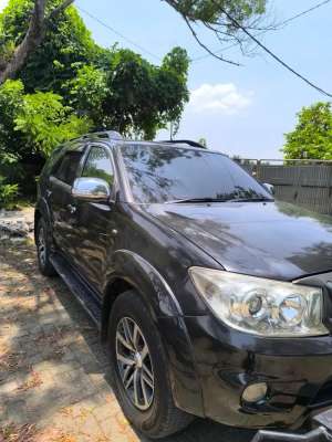 Jual bekas Toyota Fortuner 2010 Diesel,lokasi di Medan Kota