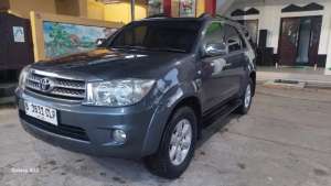 Jual bekas Toyota fortuner 2010 G metic diesel,lokasi di  