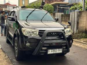 Jual bekas Toyota fortuner 2011 G 2.5 Diesel metik istimewa jual cepat yuk,lokasi di Metro Kota