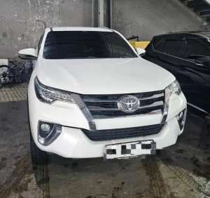 Jual bekas Toyota Fortuner 2017 diesel,lokasi di Makassar Kota