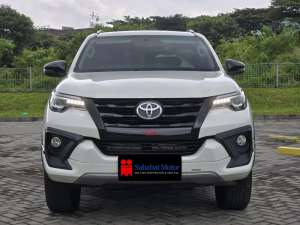 Jual bekas Toyota Fortuner 2018VRZ TRD 2.4 AutomaticDiesel 4x2,lokasi di Tangerang Selatan Kota
