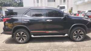 Toyota Fortuner 2019 lokasi di Bandung Kota, tersedia melalui melalui situs Olx