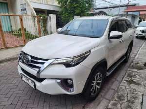 Jual bekas TOYOTA FORTUNER 2.4 VRZ DISEL MATIC 2018 PUTIH SURABAYA,lokasi di Surabaya Kota