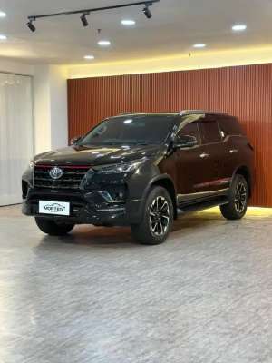 Jual bekas Toyota Fortuner 2.4 VRZ TRD AT Tahun 2021 Km 67Rb,lokasi di Jakarta Selatan