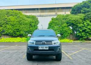 Jual bekas Toyota Fortuner 2,5 diesel at 2010,lokasi di Jakarta Timur