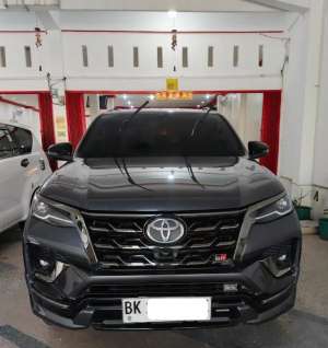 Jual bekas TOYOTA FORTUNER 2.8 VRZ GR SPORT TURBO DIESEL 4x2 AUTOMATIC 2023,lokasi di Pekanbaru Kota