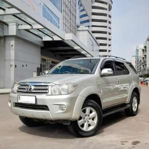 Jual bekas Toyota Fortuner Bensin 2.7 G Lux 2010,lokasi di Bekasi Kota