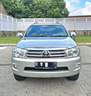 Jual bekas Toyota Fortuner Diesel 2.5 G AT 2011 Silver,lokasi di Tangerang Kota