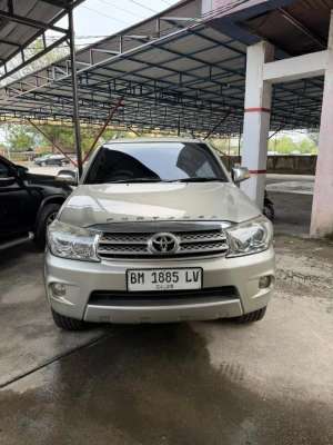 Jual bekas TOYOTA FORTUNER G DIESEL 2009 AUTOMATIC,lokasi di Pekanbaru Kota