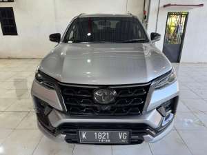 Jual bekas Toyota Fortuner GR AT 2021,lokasi di Pati Kab.