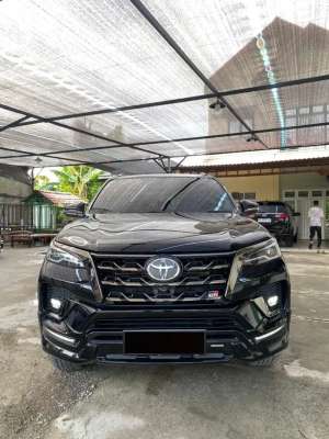 Jual bekas TOYOTA FORTUNER GR SPORT 2.8 AUTOMATIC DIESEL TAHUN 2022,lokasi di  