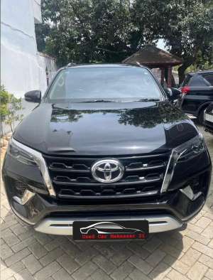 Jual bekas toyota fortuner vrz 2.8 diesel matic 2022,lokasi di Makassar Kota