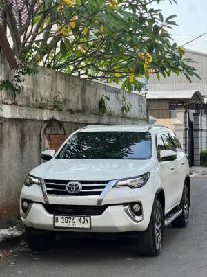 Jual bekas Toyota Fortuner VRZ Diesel Antik Full Original,lokasi di Jakarta Selatan