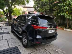 Jual bekas Toyota Fortuner VRZ Diesel Solar Matic AT Tahun 2019 Hitam , 2018,lokasi di Jakarta Timur