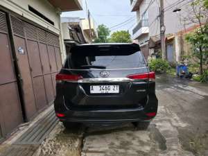Jual bekas Toyota Fortuner VRZ Diesel Solar Matic AT Tahun 2017 Hitam , 2016,lokasi di Jakarta Timur