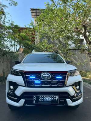 Jual bekas Toyota Fortuner VRZ TRD 2.4 AT Last Edition 50 Tahun Toyota 2021,lokasi di Jakarta Barat
