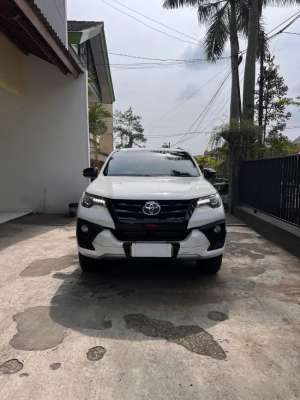 Jual bekas TOYOTA FORTUNER VRZ TRD istimiwir,lokasi di Bandung Kota