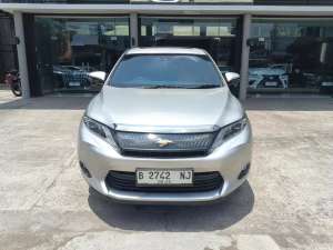 Toyota Harier 2.0 at , tersedia melalui melalui situs Olx
