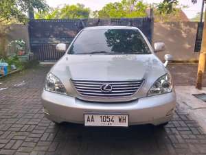 Toyota Harrier 2.4 L prem an.sendiri , tersedia melalui melalui situs Olx