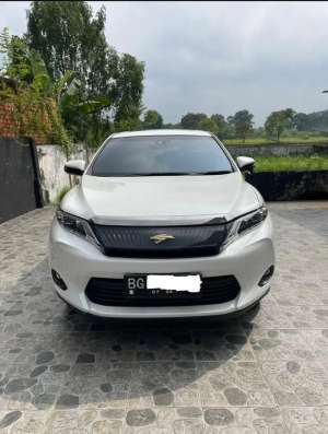 Toyota Harrier CBU 2014 Low KM lokasi di  , tersedia melalui melalui situs Olx