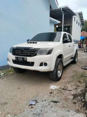 Jual bekas Toyota Hilux 2012 manual,lokasi di Pamekasan Kab.