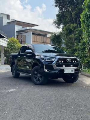 Jual bekas Toyota Hilux V 2022 2.4 Diesel,lokasi di Tangerang Selatan Kota