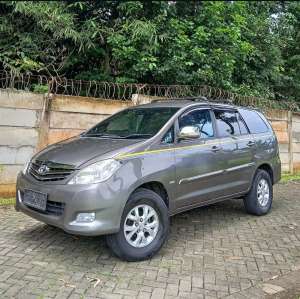Jual bekas TOYOTA INNOVA 2.0 G AT 2010,lokasi di Jakarta Selatan
