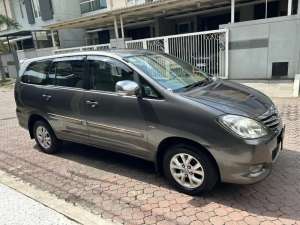 Jual bekas Toyota Innova 2010 G-Diesel, Manual KM 120.000 Mulus,lokasi di Surabaya Kota