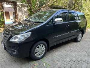 Jual bekas Toyota Innova 2014 type E low km antik,lokasi di Jakarta Selatan