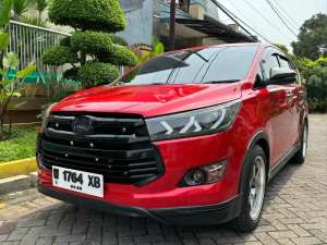 Jual bekas TOYOTA INNOVA REBORN 2.0 Q VENTURER 2017 MA5IC,lokasi di Surabaya Kota
