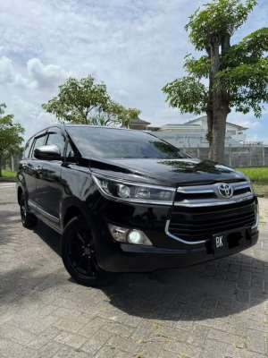 Jual bekas Toyota Innova Reborn bensin Q 20152016 2.0 Q.,lokasi di Medan Kota
