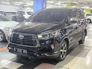 Jual bekas Toyota Innova reborn Venturer diesel matic 2021 hitam,lokasi di Jakarta Pusat