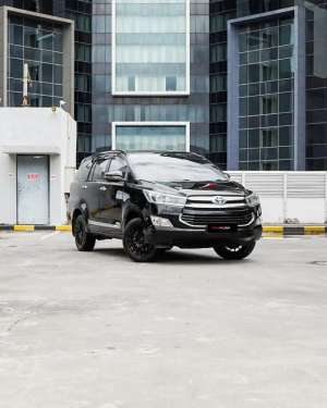 Jual bekas Toyota Innova V 2.0 MT 2018 Hitam,lokasi di Jakarta Utara