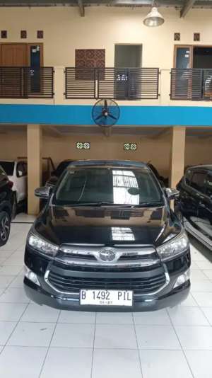 Jual bekas Toyota Innova V Bensin Matic 2017 Hitam,lokasi di Jakarta Timur