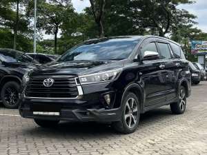 Jual bekas TOYOTA INNOVA VENTURER 2,0 BENSIN AT 2022 KM 84RIBU,lokasi di Tangerang Kota
