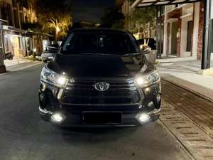 Jual bekas Toyota Innova Venturer Diesel Matic Last Edition Th 2022,lokasi di Jakarta Barat