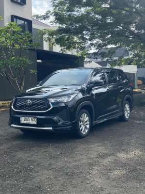 Jual bekas Toyota Innova Zenix 2.0 V Hybird Modelista At 2023,lokasi di Jakarta Selatan